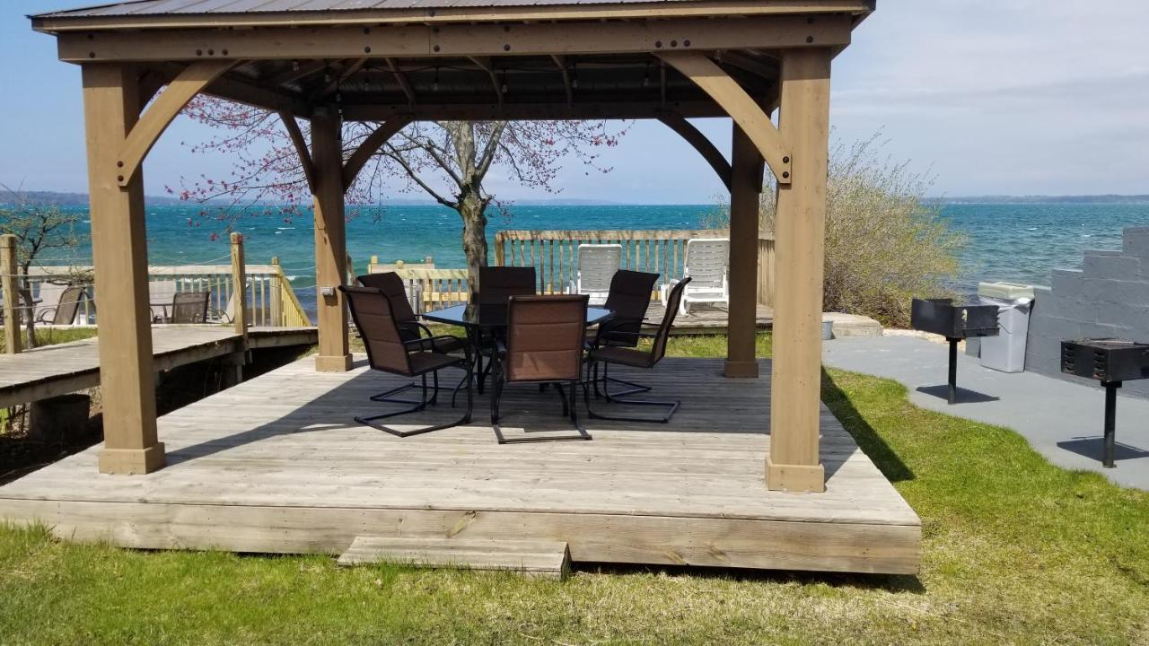 Brio Beach Inn Traverse City Kültér fotó