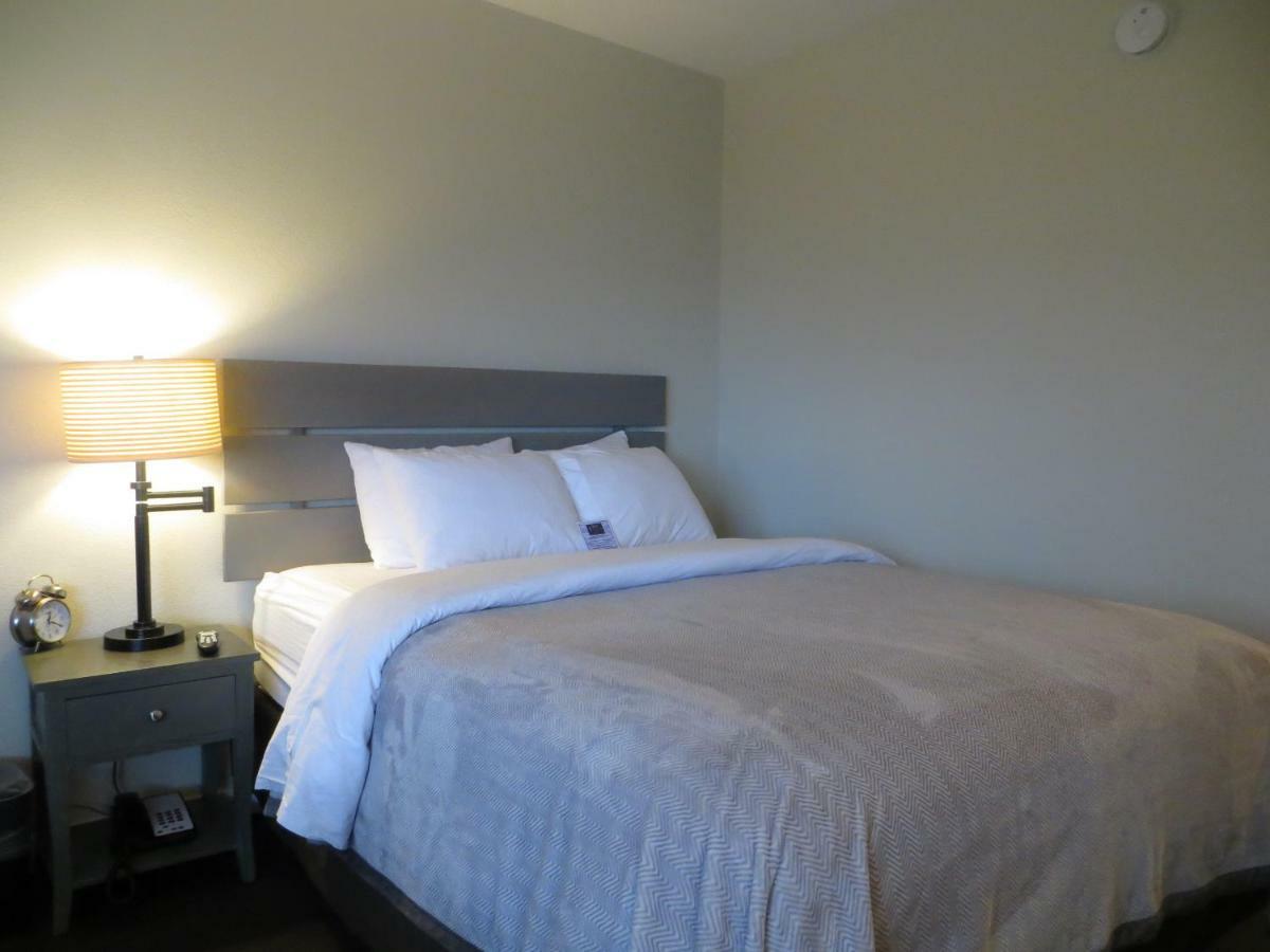 Brio Beach Inn Traverse City Kültér fotó